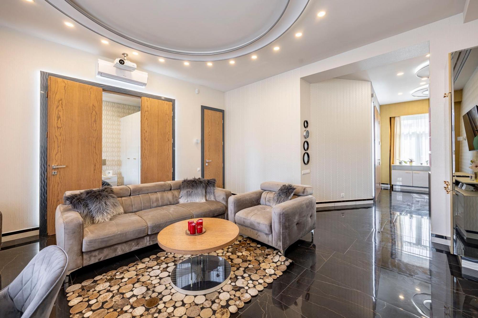 Luxury Royal Central Apartment By Prestige Homes Budapest Exterior photo